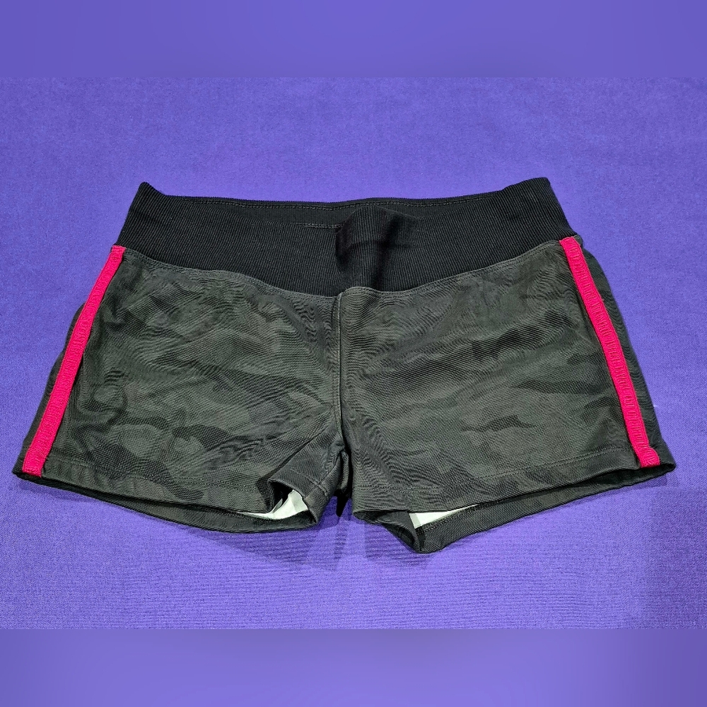 (PH8)Bebe Sport Dark Graphite/Camo/Azale Shorts - Medium.